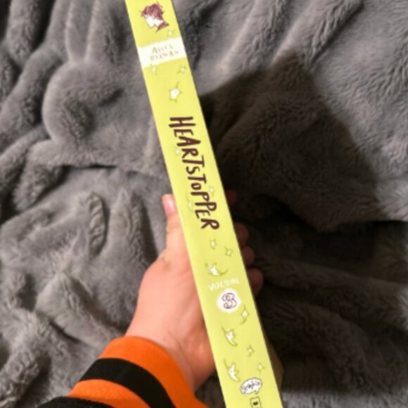 Heartstopper by Alice Oseman Graphic Novel Volume 3 - Picture 3 of 3